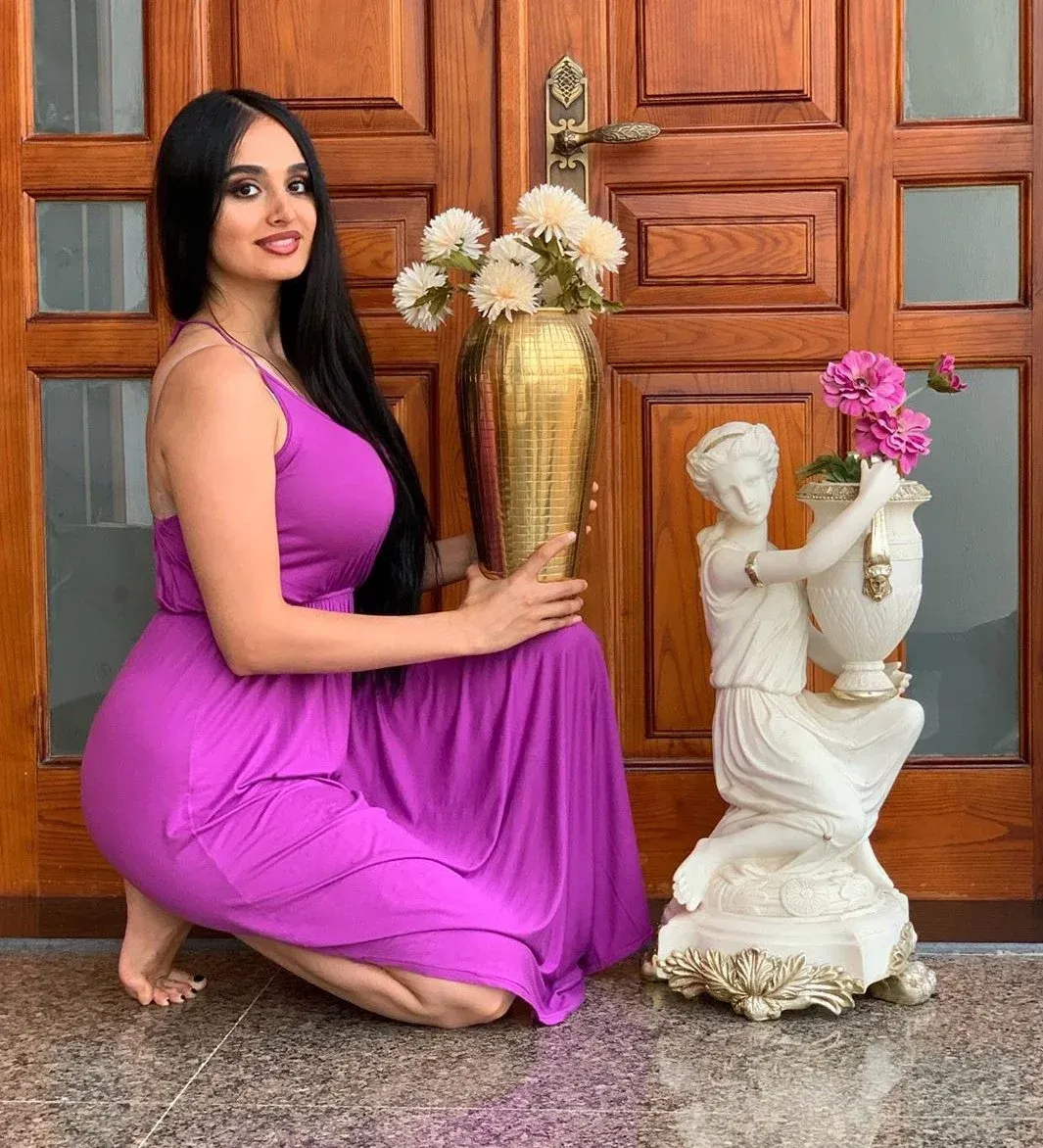 Professional Service with Unforgettable Experience Provided by Surat Model Escorts
