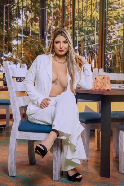 A dedicate and super passionate russian call girl companion for cash payment in Ahmedabad