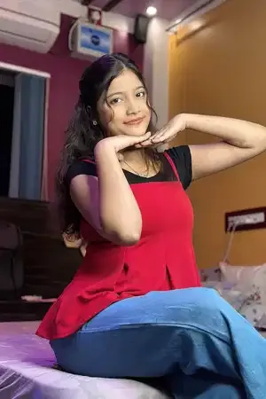 An intense college call girl in Kochi who can bring your erotic fantasies to life