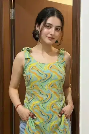 A beautiful and very sensual dating call girl here in Kochi for luxury service