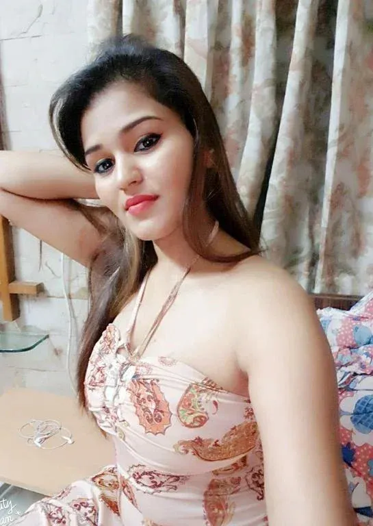 College Call Girl in Lucknow for Mature Romance Services