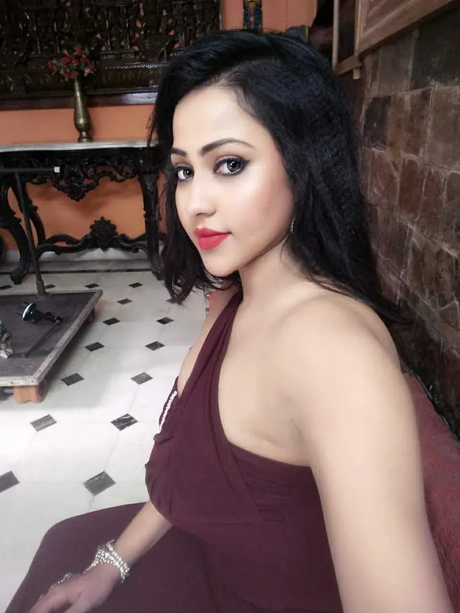 Gujrati Call Girl Model Availabe in Panchkula Providing Free Video Call Befor Book