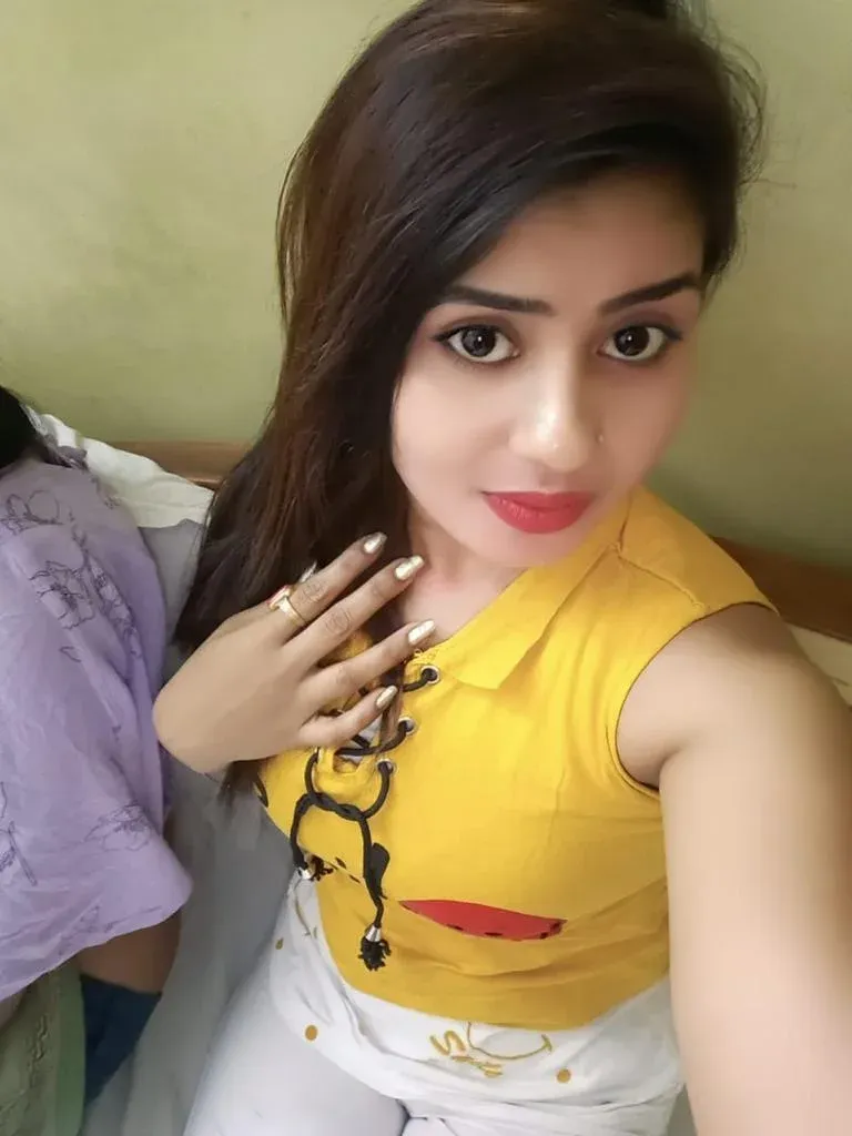 Spend Romantic Night With A Young Girl and Get Pure Girlfriend Experience