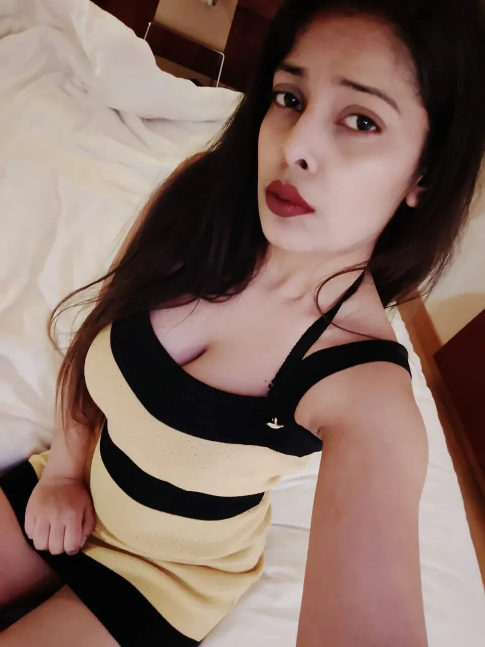 An educated and loving mallu girl in Rajkot who will put you at your ease.