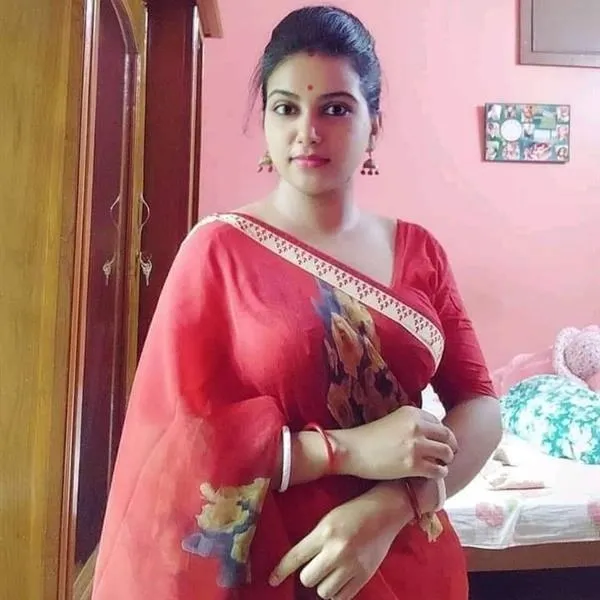 Sophisticated bhabi call girl in Bangalore offering stylish companionship